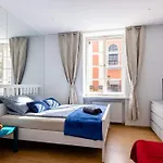 Miodowa 12, Old Town / 200 M From Castle Square Apartman